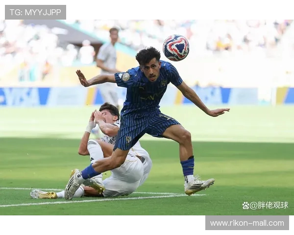 马赛欲租借后买本菲卡中场路易斯 因与皇马谈判未果