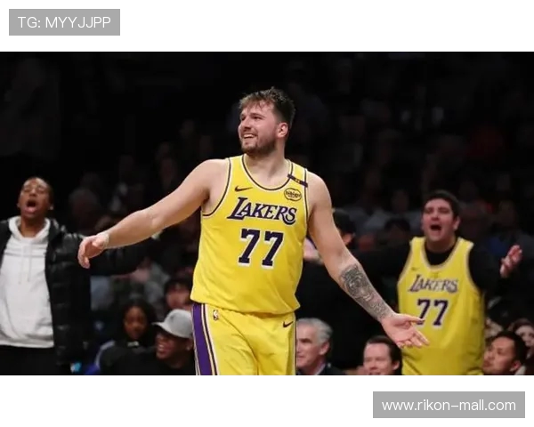 原创熟悉的赛场剧本再现！湖人末节发力逆转独行侠，东契奇与里夫斯联手无敌